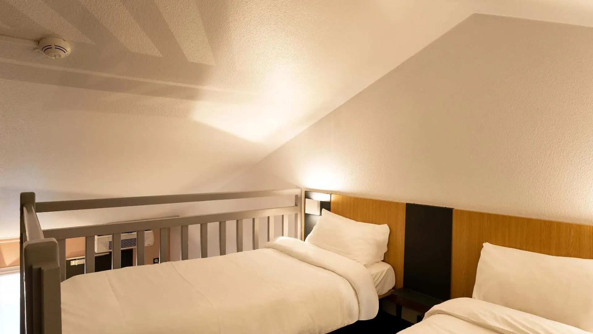 B&B Hotel Vannes Est Golfe Du Morbihan 2*,